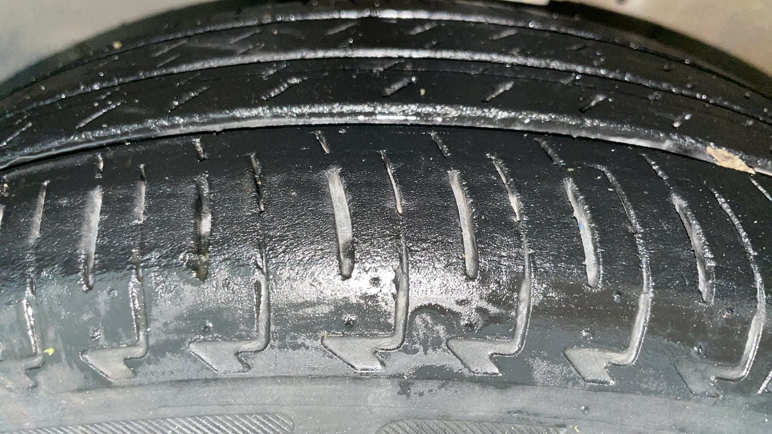 Used 2022 Maruti Suzuki Ignis Zeta 1.2 MT Petrol Manual tyres LEFT FRONT TYRE TREAD VIEW