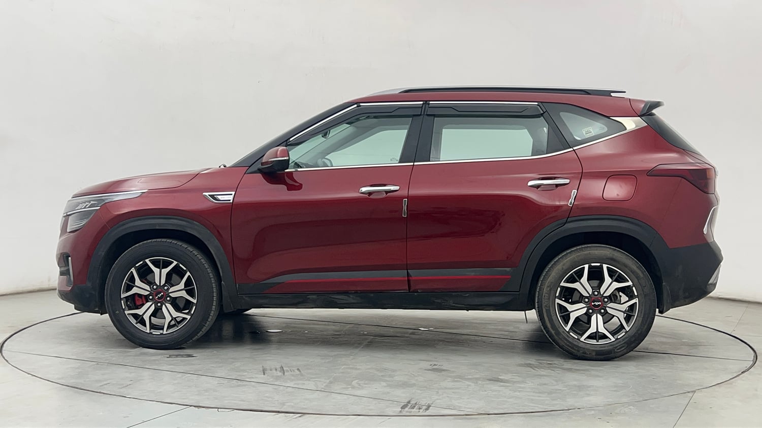 Used 2022 Kia Seltos GTX Plus 1.4 Petrol Manual exterior LEFT SIDE VIEW