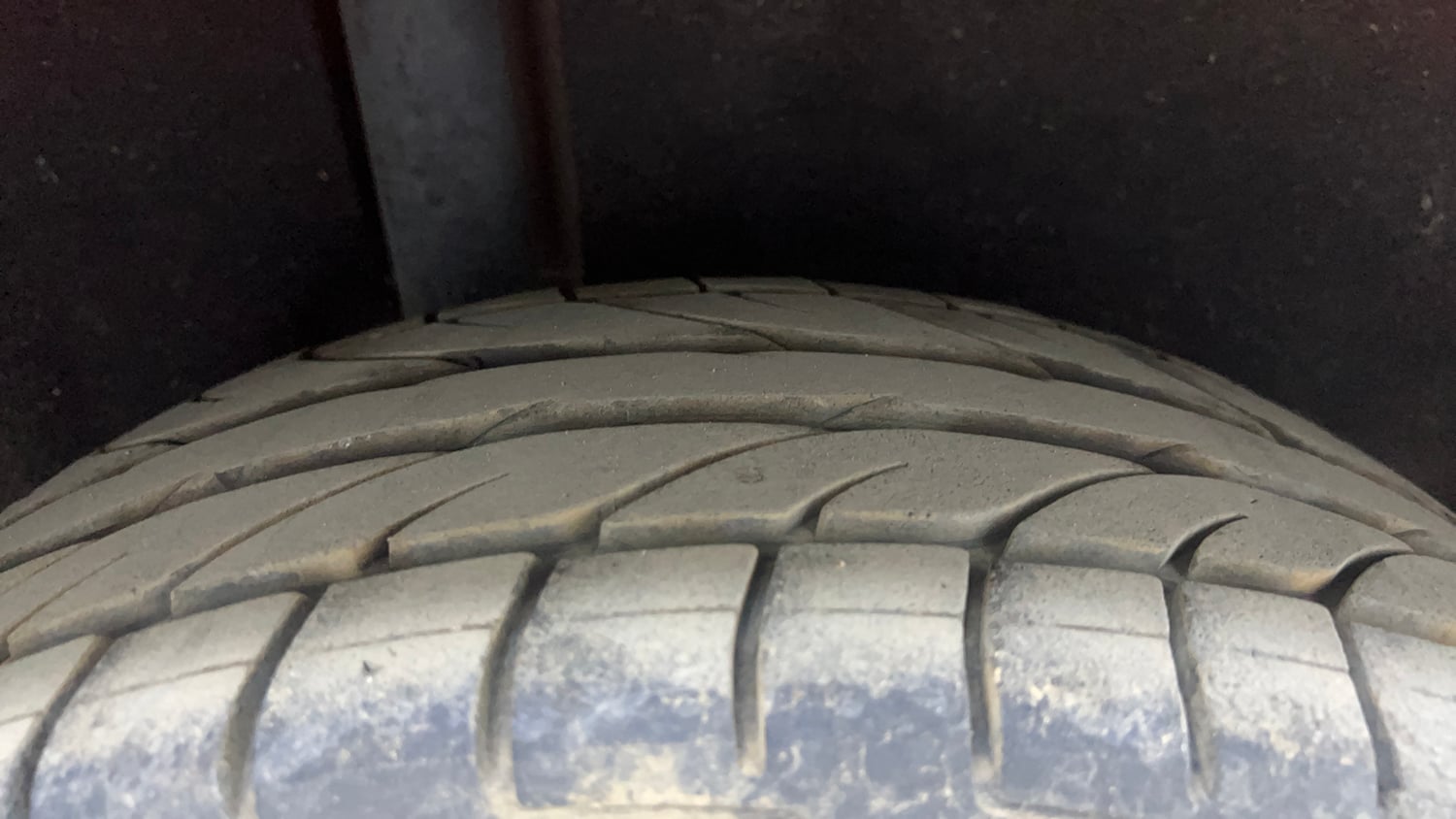 Used 2016 Ford EcoSport Titanium+ 1.5L TDCi Diesel Manual tyres RIGHT REAR TYRE TREAD VIEW