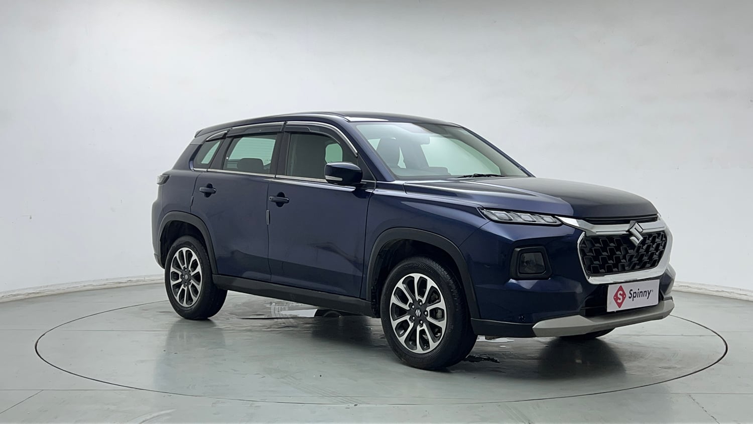 Used 2024 Maruti Suzuki Grand Vitara Zeta Smart Hybrid Petrol Manual exterior RIGHT FRONT CORNER VIEW