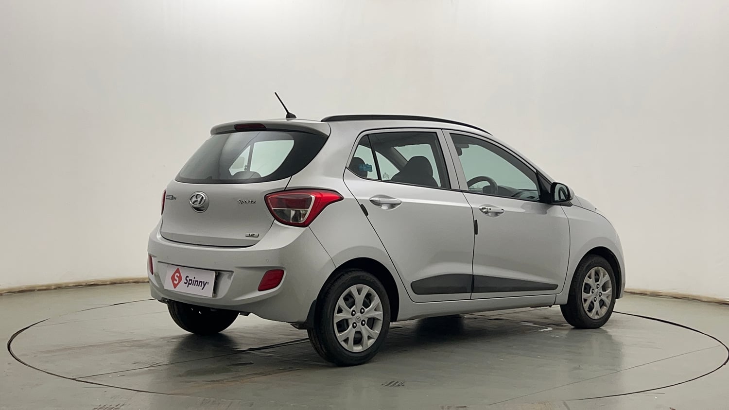 Used 2013 Hyundai Grand i10 Sportz 1.2 Kappa VTVT Petrol Manual exterior RIGHT REAR CORNER VIEW