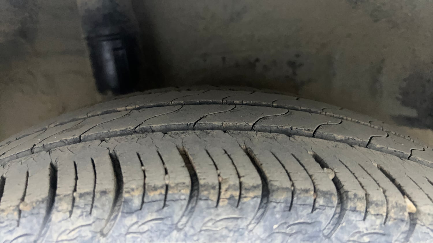 Used 2020 Honda Amaze 1.2 VX MT Petrol Petrol Manual tyres RIGHT REAR TYRE TREAD VIEW