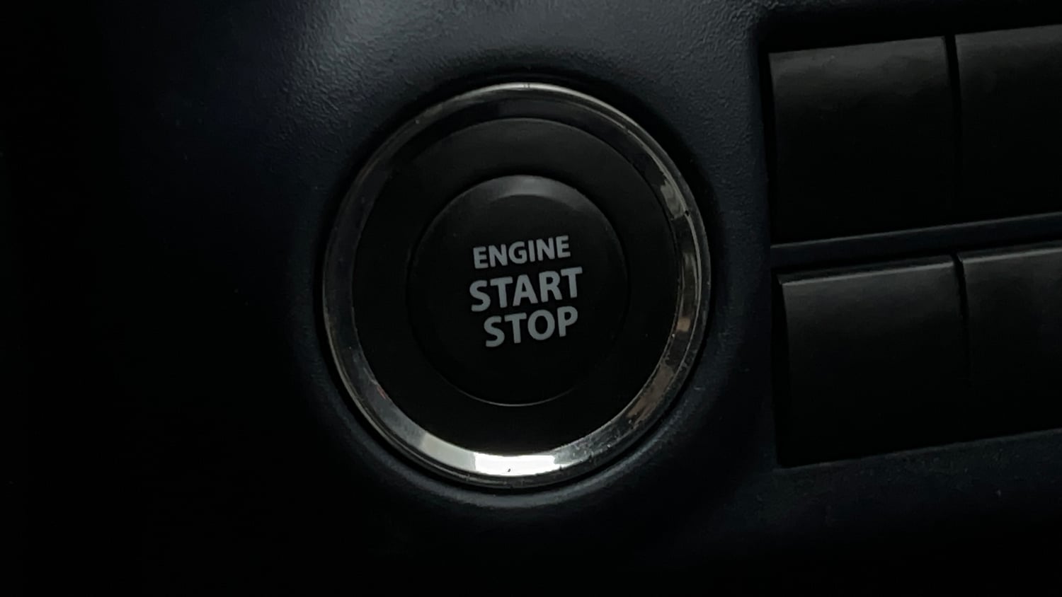 Used 2024 Maruti Suzuki Baleno Zeta MT Petrol Manual top_features Keyless start