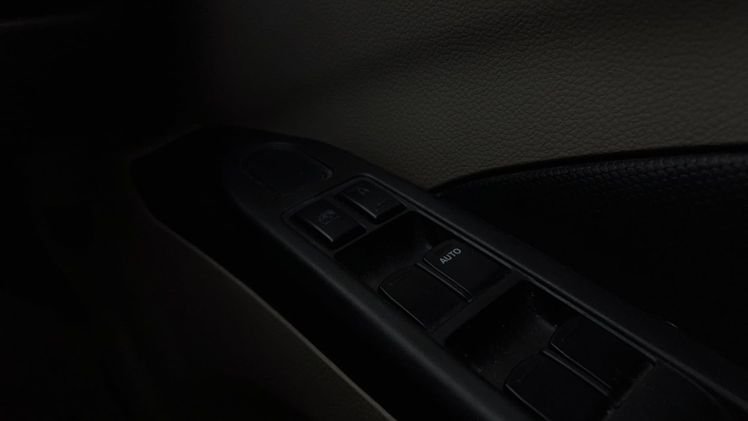 Used 2015 Maruti Suzuki Celerio VXi Petrol Manual top_features Central locking