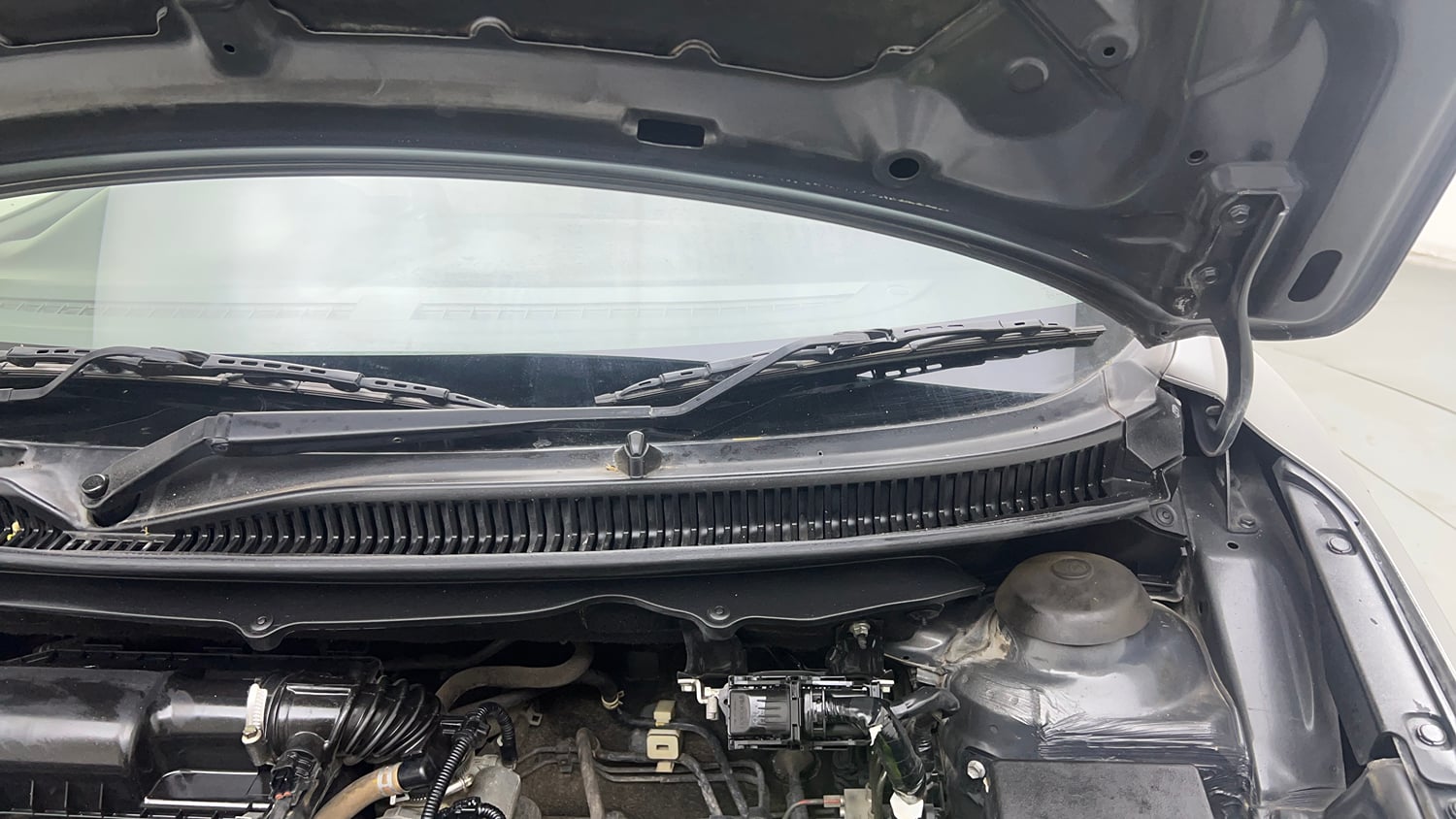 Used 2019 Maruti Suzuki Baleno Zeta Automatic Petrol Automatic engine ENGINE LEFT SIDE HINGE & APRON VIEW