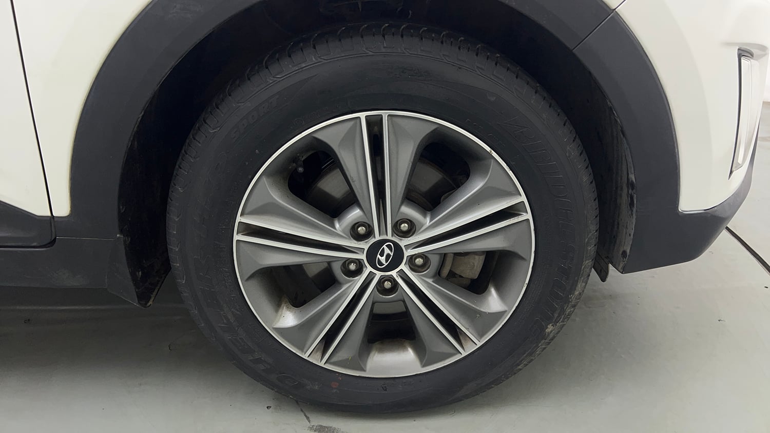 Used 2017 Hyundai Creta SX Plus 1.6 AT Petrol Petrol Automatic tyres RIGHT FRONT TYRE RIM VIEW