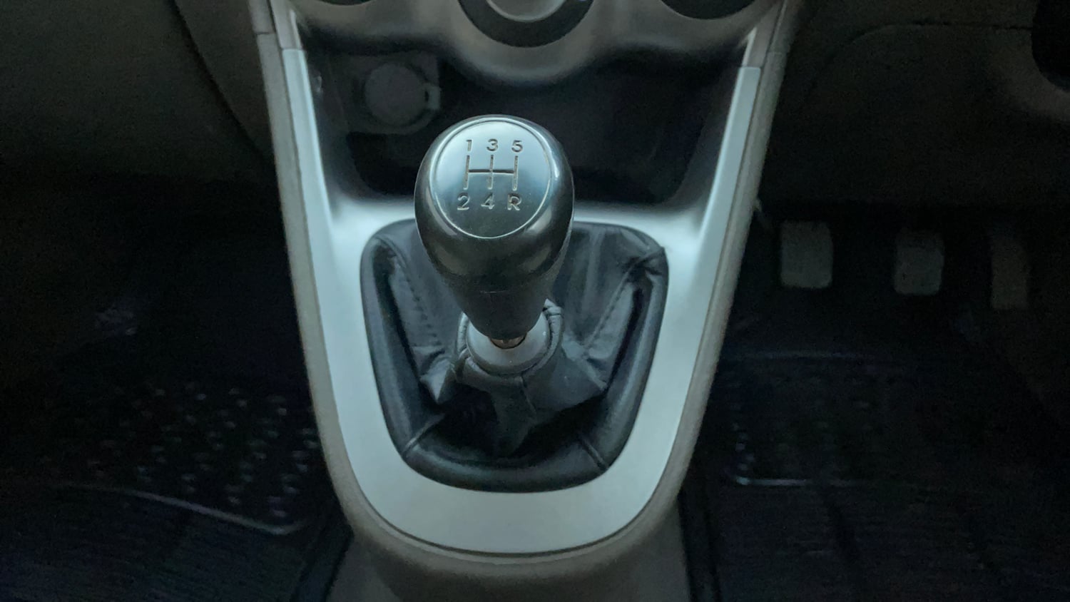 Used 2012 Hyundai i10 Magna 1.1 iRDE2 Petrol Manual interior GEAR  KNOB VIEW
