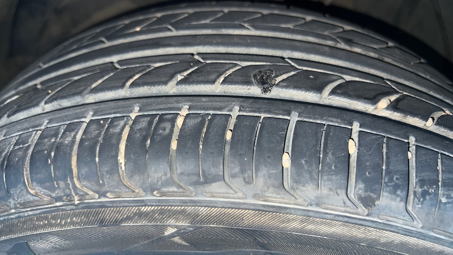 Used 2021 Maruti Suzuki Baleno Zeta Petrol Manual tyres LEFT FRONT TYRE TREAD VIEW