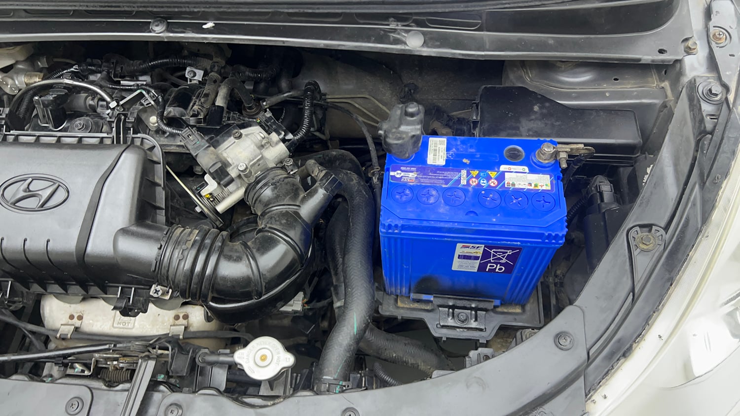 Used 2014 Hyundai i10 Magna 1.1 iRDE2 Petrol Manual engine ENGINE LEFT SIDE VIEW
