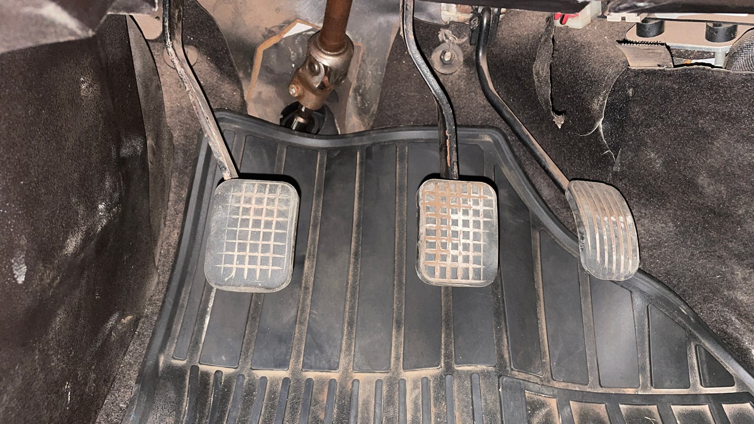 Used 2015 Tata Zest XM Petrol Petrol Manual interior PEDALS VIEW