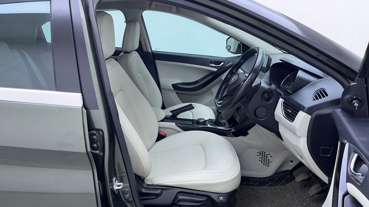 Used 2022 Tata Nexon XZ Plus (Premium) Petrol Manual interior RIGHT SIDE FRONT DOOR CABIN VIEW