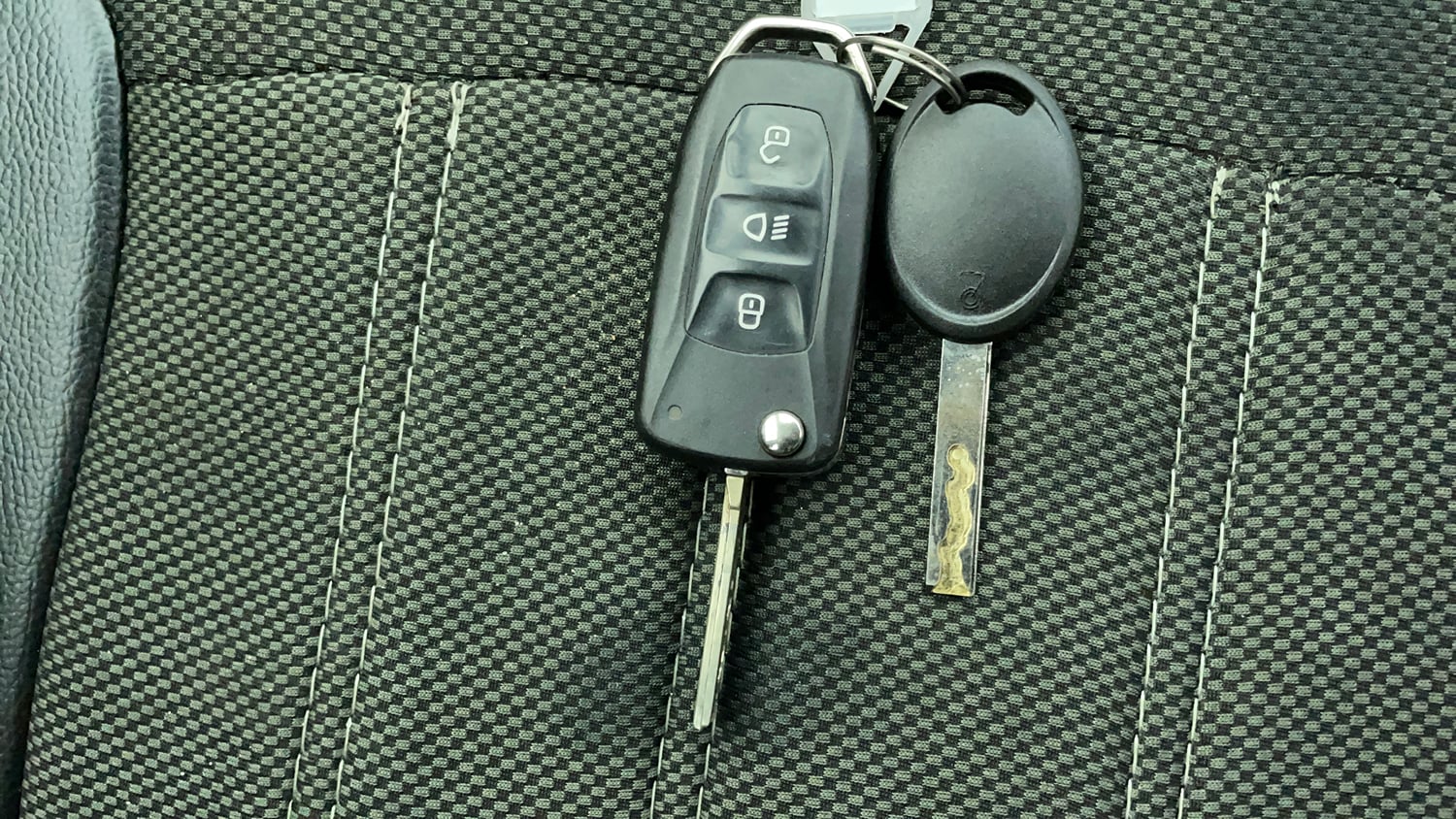 Used 2022 Tata Tiago XT Rhythm Petrol Manual extra CAR KEY VIEW