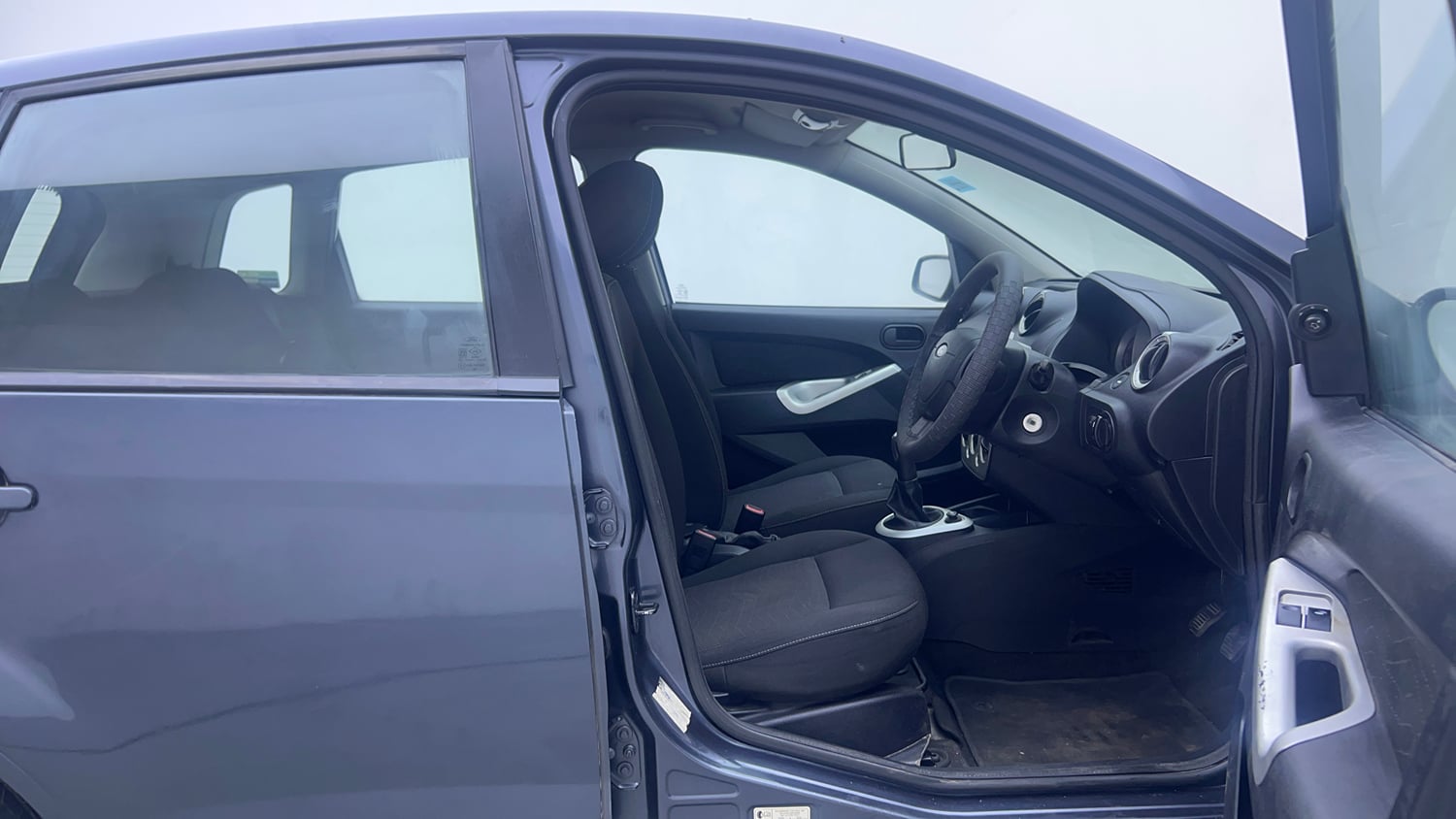 Used 2014 Ford Figo Duratec Petrol ZXI 1.2 Petrol Manual interior RIGHT SIDE FRONT DOOR CABIN VIEW