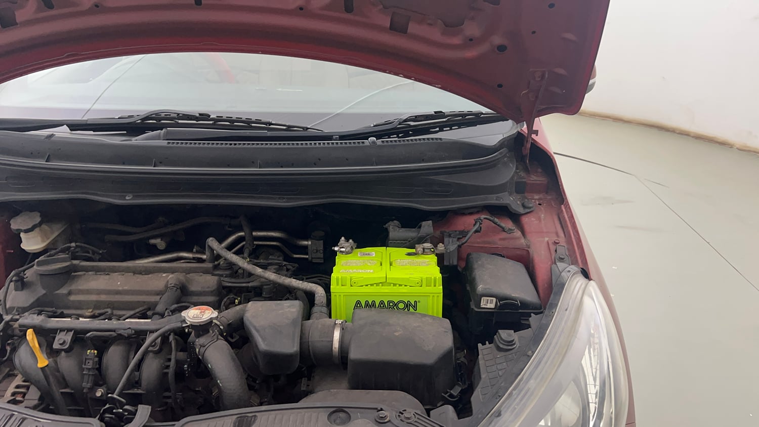 Used 2013 Hyundai i20 Magna (O) 1.2 Petrol Manual engine ENGINE LEFT SIDE HINGE & APRON VIEW