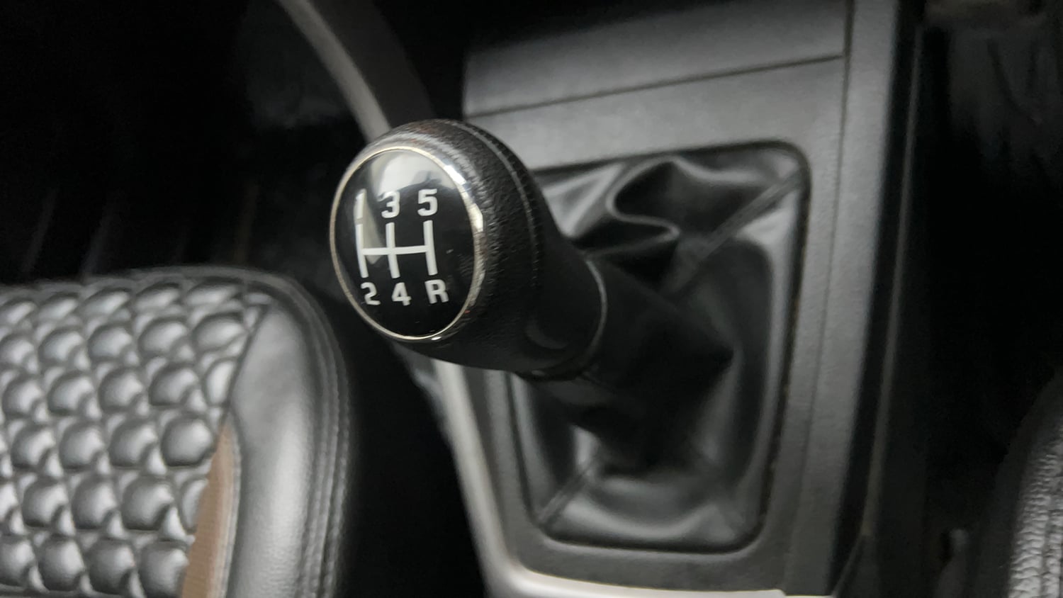 Used 2023 Maruti Suzuki Brezza ZXi Petrol Manual interior GEAR  KNOB VIEW