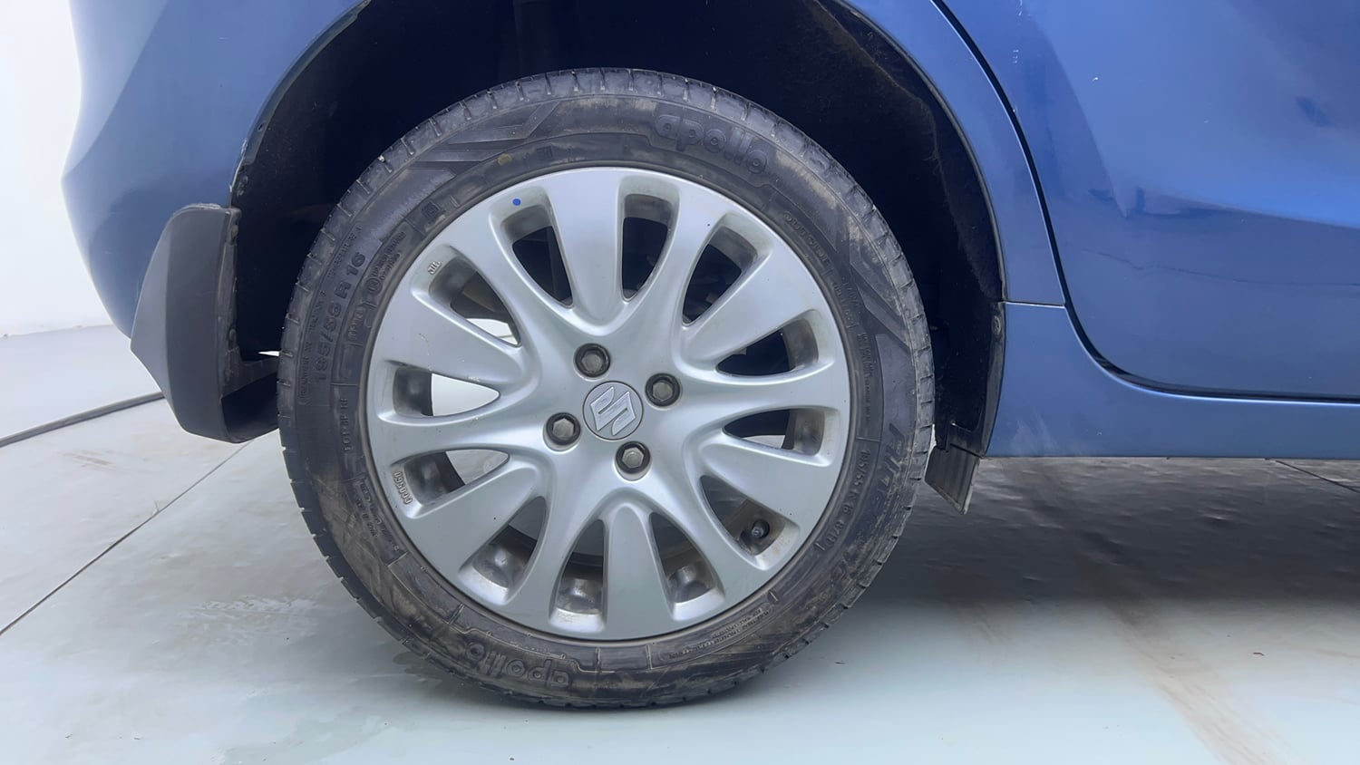 Used 2018 Maruti Suzuki Baleno Alpha 1.2 Petrol Manual tyres RIGHT REAR TYRE RIM VIEW