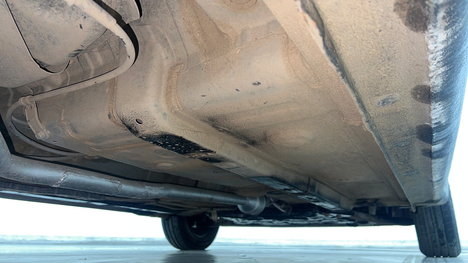 Used 2022 Hyundai Aura S 1.2 CNG Cng Manual extra REAR RIGHT UNDERBODY VIEW