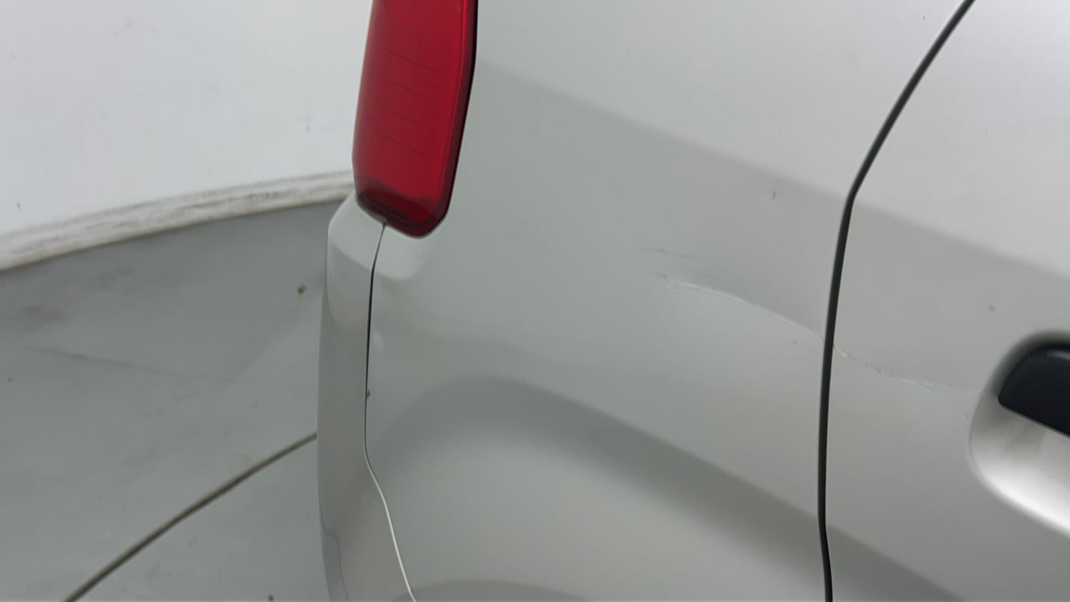 Used 2022 Maruti Suzuki Wagon R 1.0 LXi (O) 1.0 Petrol Manual dents MINOR SCRATCH