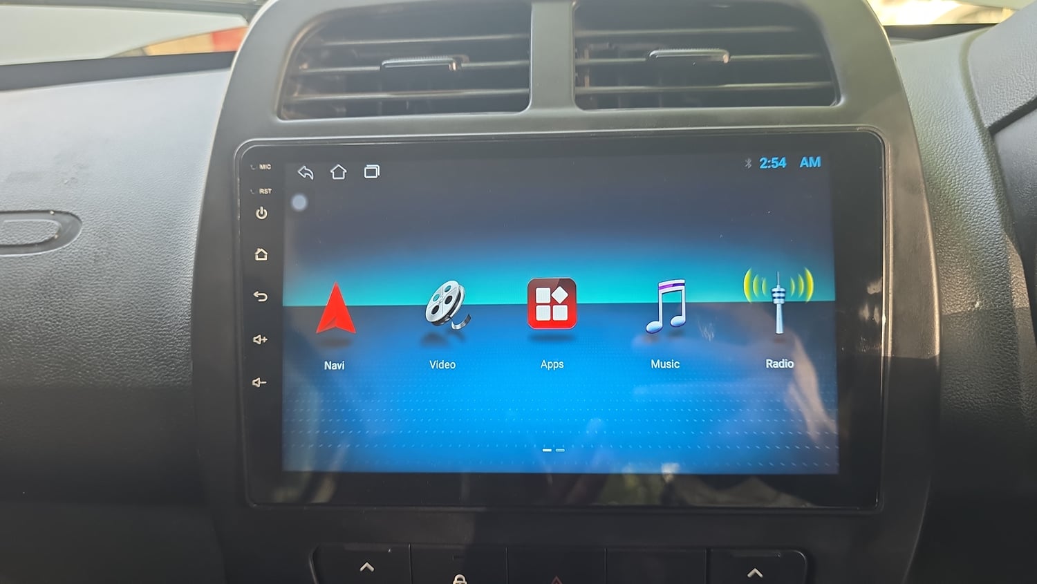 Used 2022 Renault Kwid RXL (O) 0.8 Petrol Manual top_features Integrated (in-dash) music system