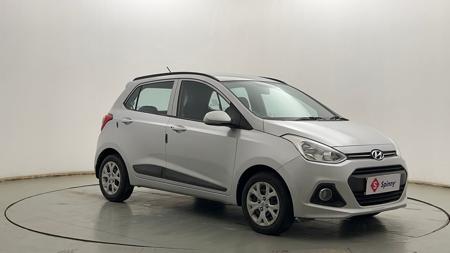 Used 2013 Hyundai Grand i10 Sportz 1.2 Kappa VTVT Petrol Manual exterior RIGHT FRONT CORNER VIEW