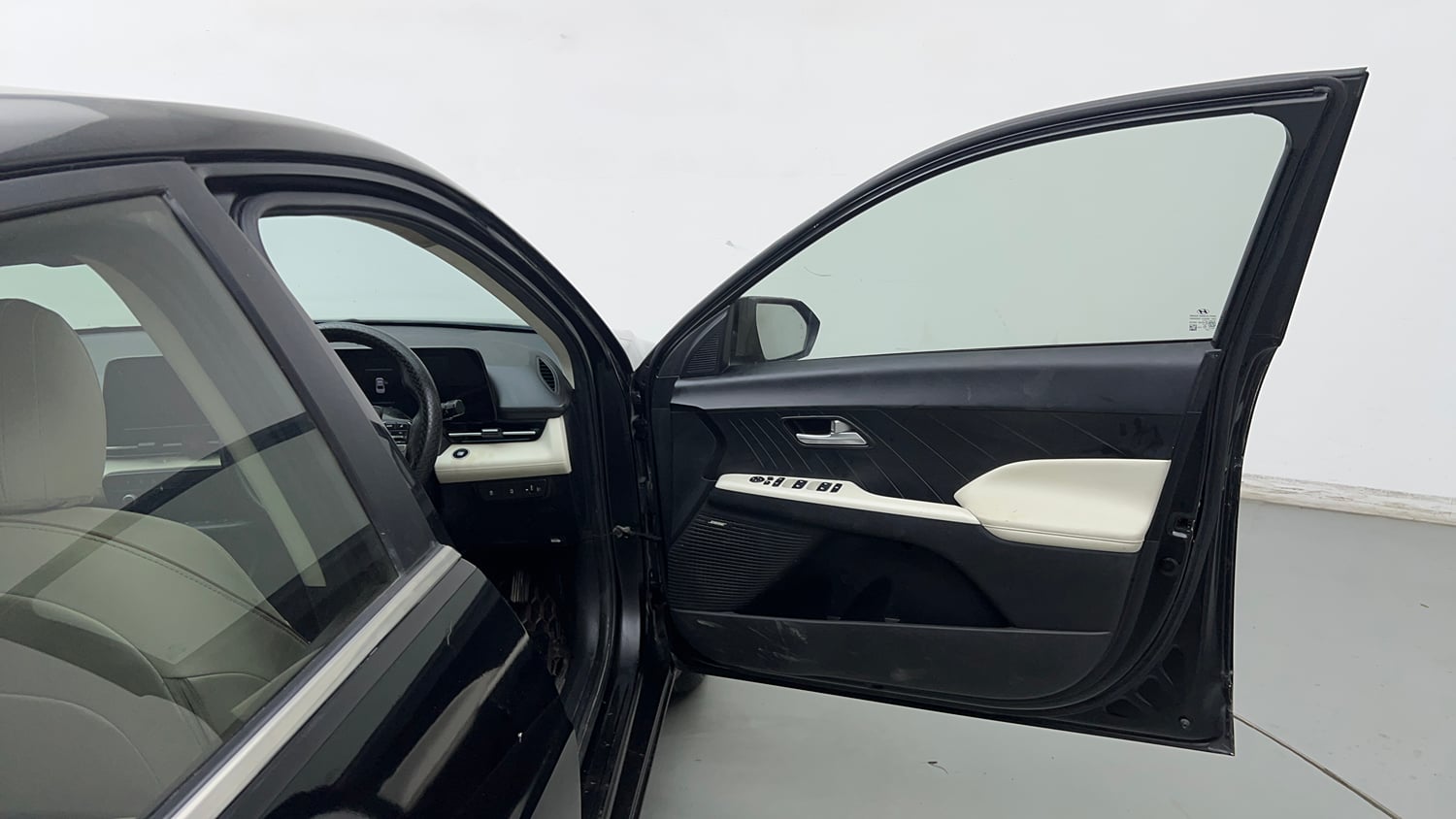 Used 2023 Hyundai Verna SX (O) 1.5 Petrol IVT Petrol Automatic interior RIGHT FRONT DOOR OPEN VIEW
