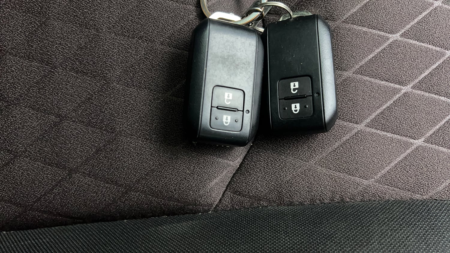 Used 2024 Maruti Suzuki Grand Vitara Zeta Smart Hybrid Petrol Manual extra CAR KEY VIEW