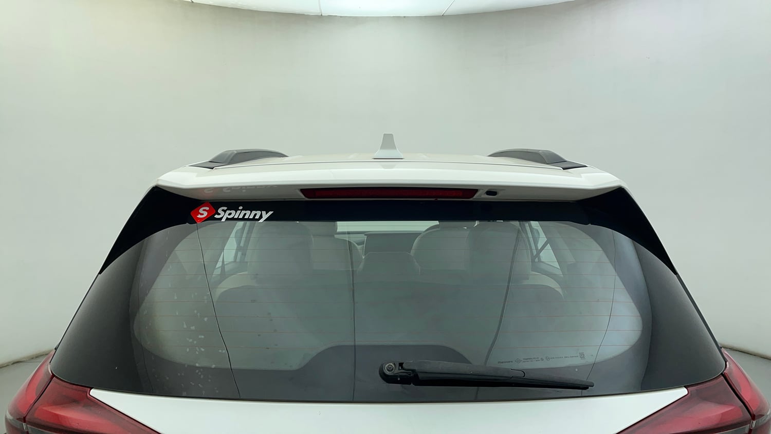 Used 2022 Mahindra XUV700 AX 3 Petrol MT 5 STR Petrol Manual exterior BACK WINDSHIELD VIEW