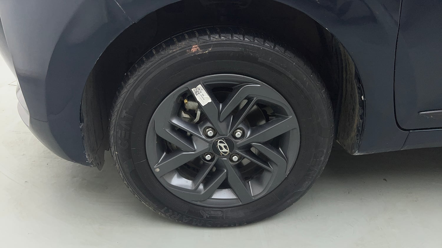 Used 2023 Hyundai Grand i10 Nios Sportz AMT 1.2 Kappa VTVT Petrol Automatic tyres LEFT FRONT TYRE RIM VIEW