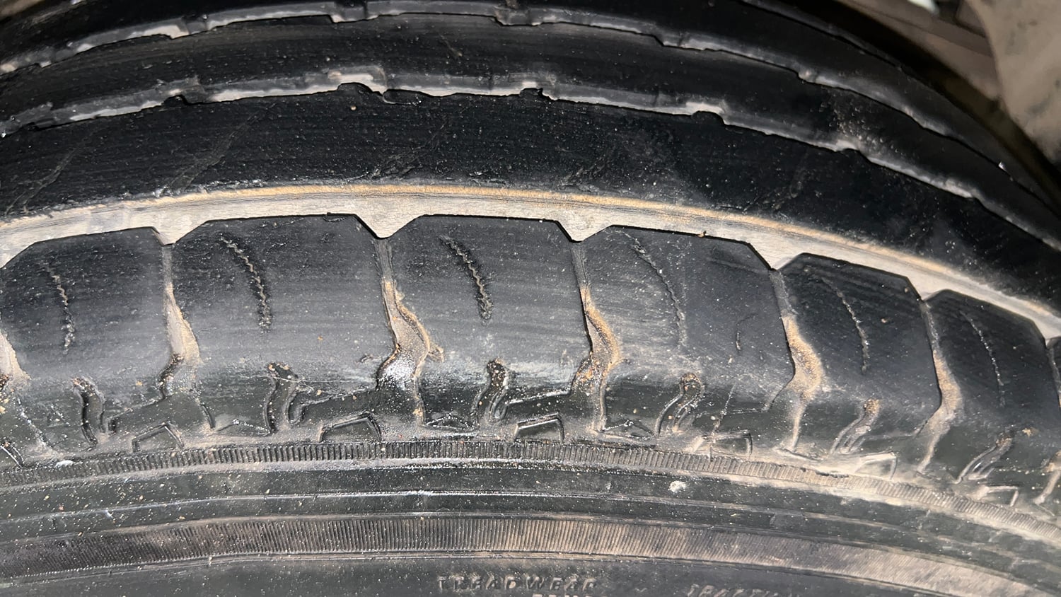 Used 2016 Mahindra TUV300 T8 mHAWK100 Diesel Manual tyres LEFT REAR TYRE TREAD VIEW