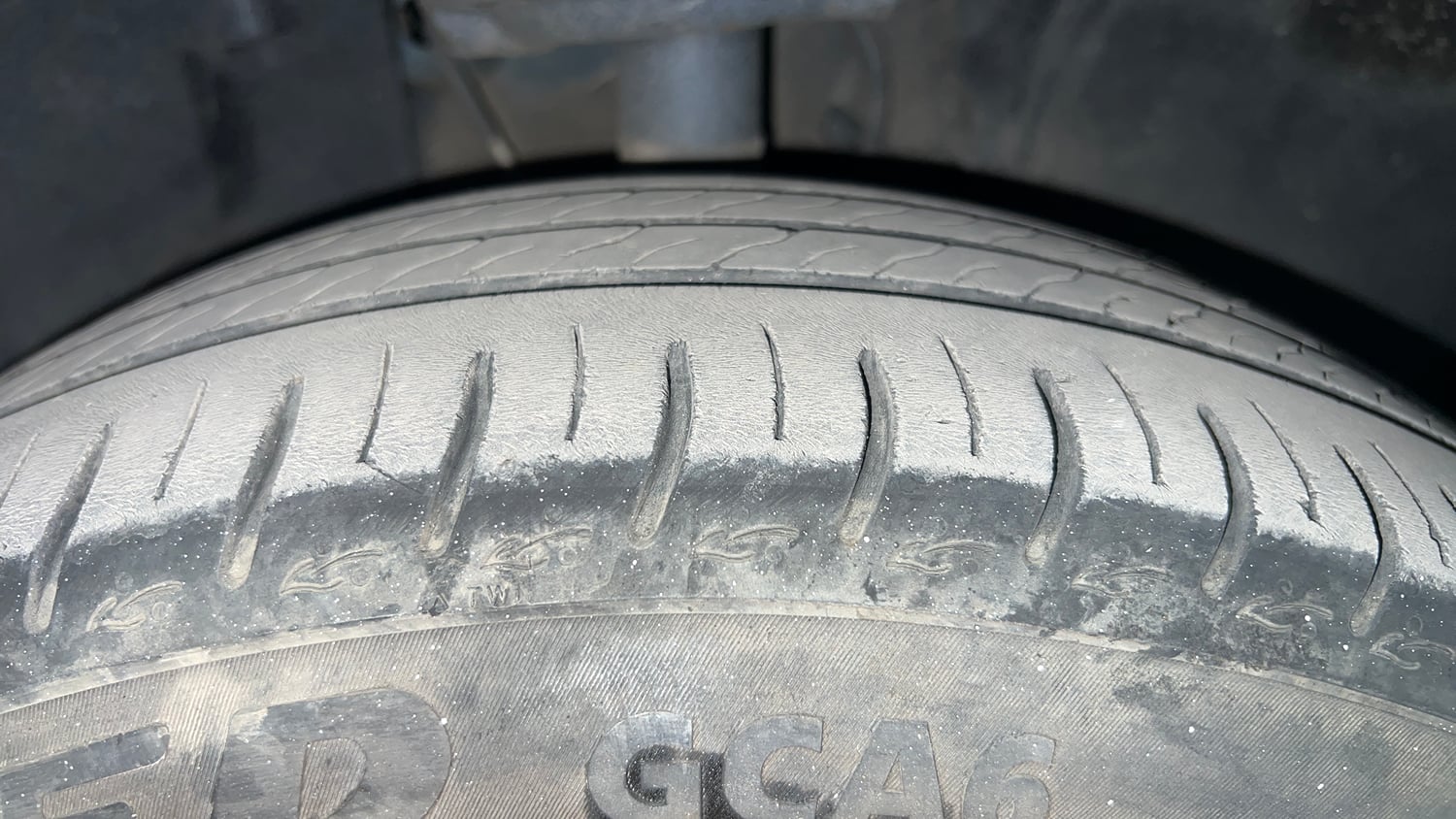 Used 2023 Tata Altroz XZ Petrol Petrol Manual tyres RIGHT FRONT TYRE TREAD VIEW