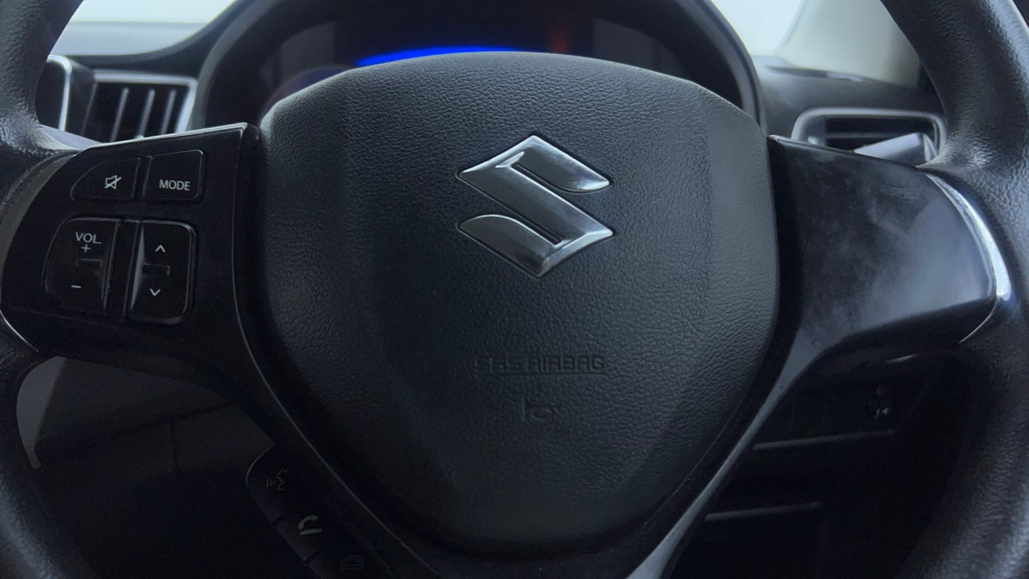 Used 2021 Maruti Suzuki Baleno Zeta Petrol Manual top_features Airbags