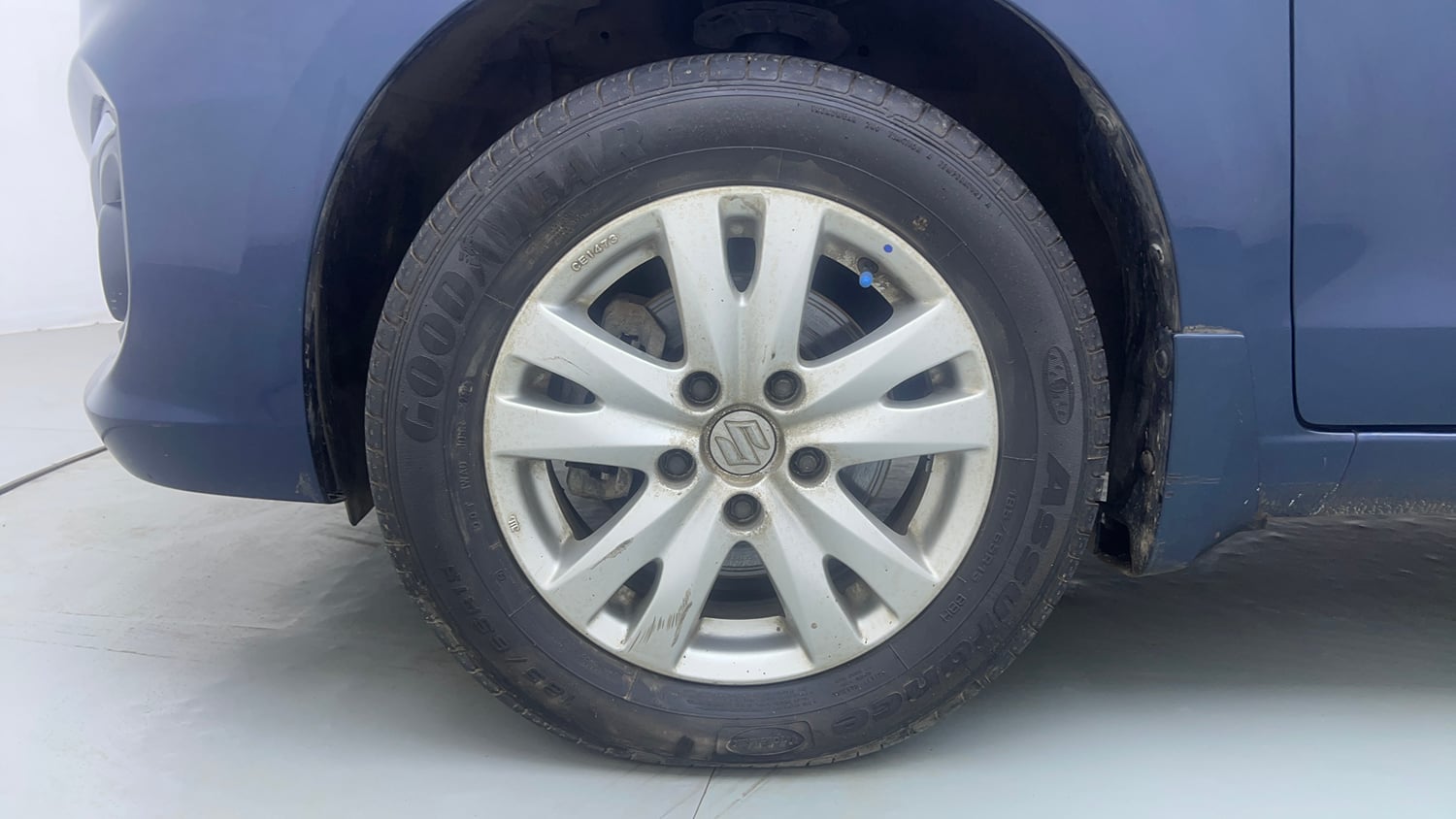 Used 2016 Maruti Suzuki Ertiga ZXI+ Petrol Manual tyres LEFT FRONT TYRE RIM VIEW