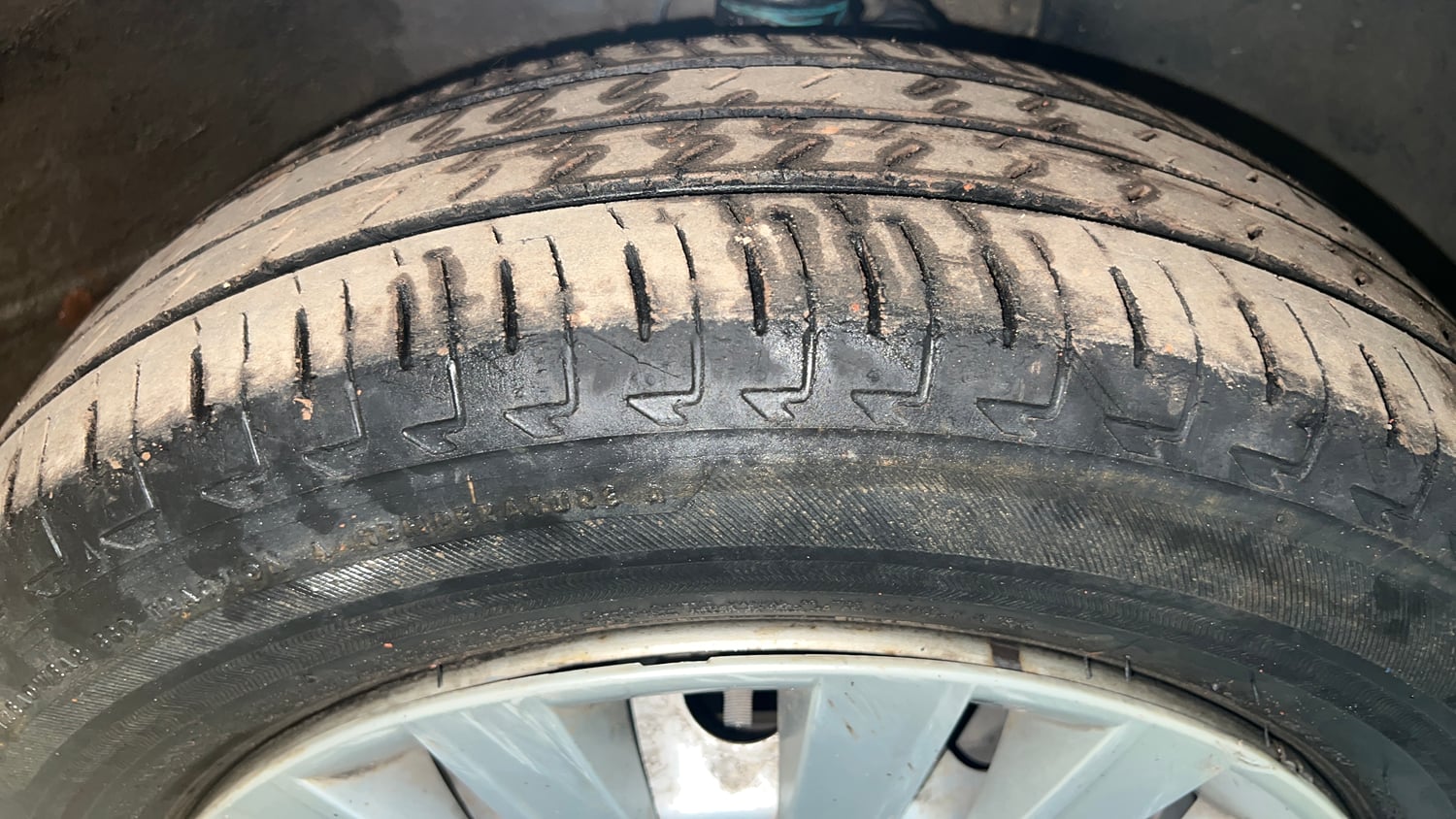 Used 2020 Maruti Suzuki Ignis Sigma 1.2 MT Petrol Manual tyres RIGHT FRONT TYRE TREAD VIEW