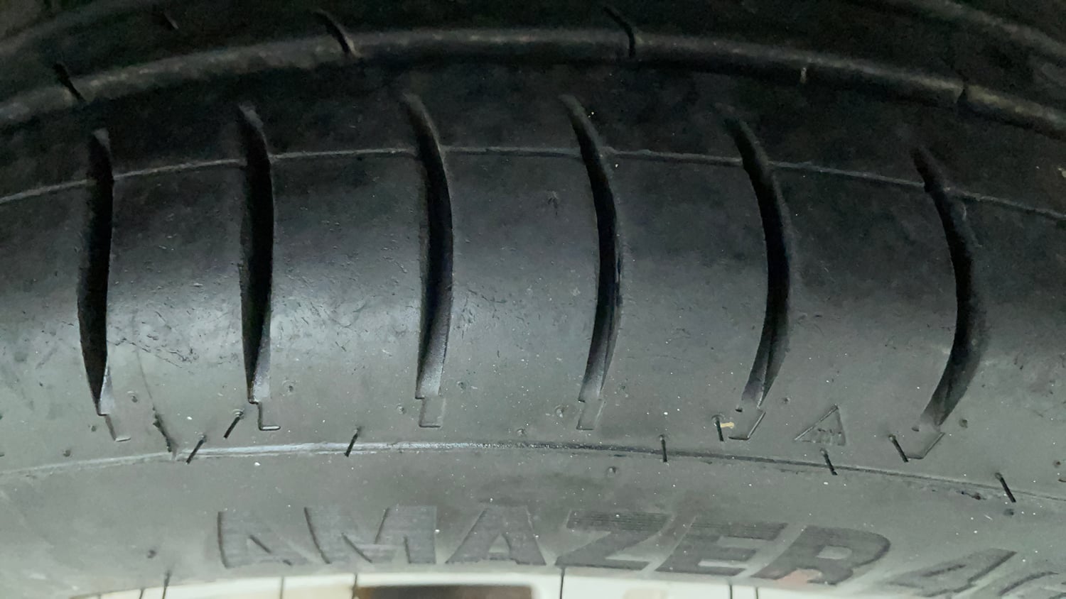 Used 2018 Tata Tiago Revotron XZ Petrol Manual tyres RIGHT FRONT TYRE TREAD VIEW