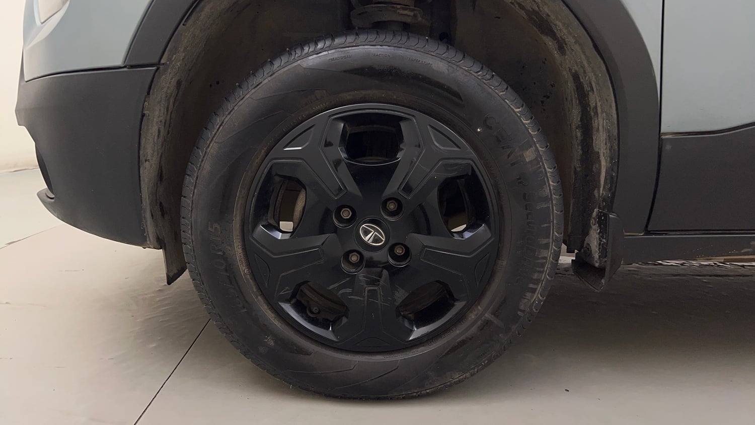 Used 2022 Tata Punch Accomplished AMT Petrol Automatic tyres LEFT FRONT TYRE RIM VIEW