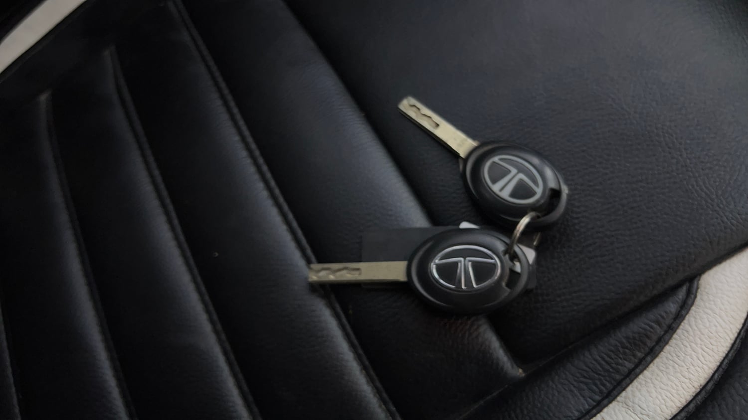 Used 2023 Tata Punch Pure MT Petrol Manual extra CAR KEY VIEW