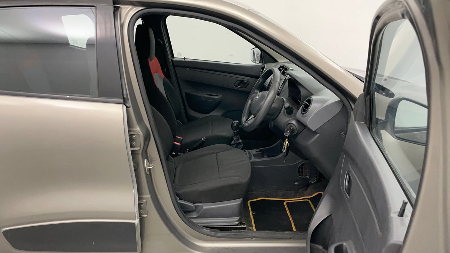 Used 2016 Renault Kwid RXT Petrol Manual interior RIGHT SIDE FRONT DOOR CABIN VIEW