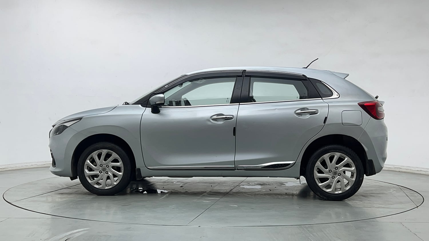Used 2024 Maruti Suzuki Baleno Zeta MT Petrol Manual exterior LEFT SIDE VIEW
