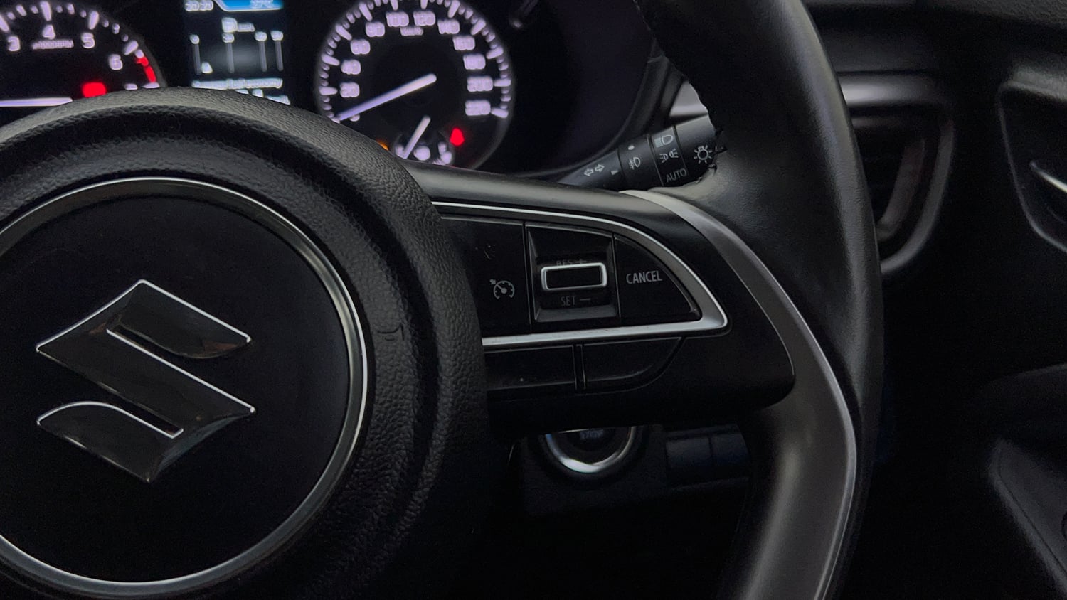 Used 2023 Maruti Suzuki Brezza Zxi Plus Dual Tone Petrol Manual top_features Cruise control