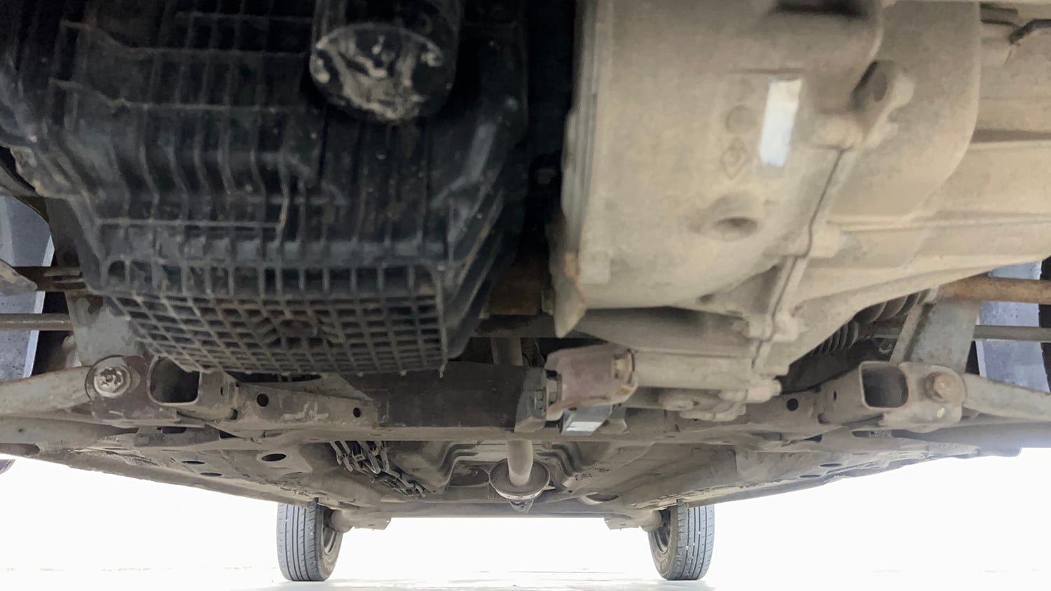 Used 2016 Renault Kwid RXT Petrol Manual extra FRONT LEFT UNDERBODY VIEW