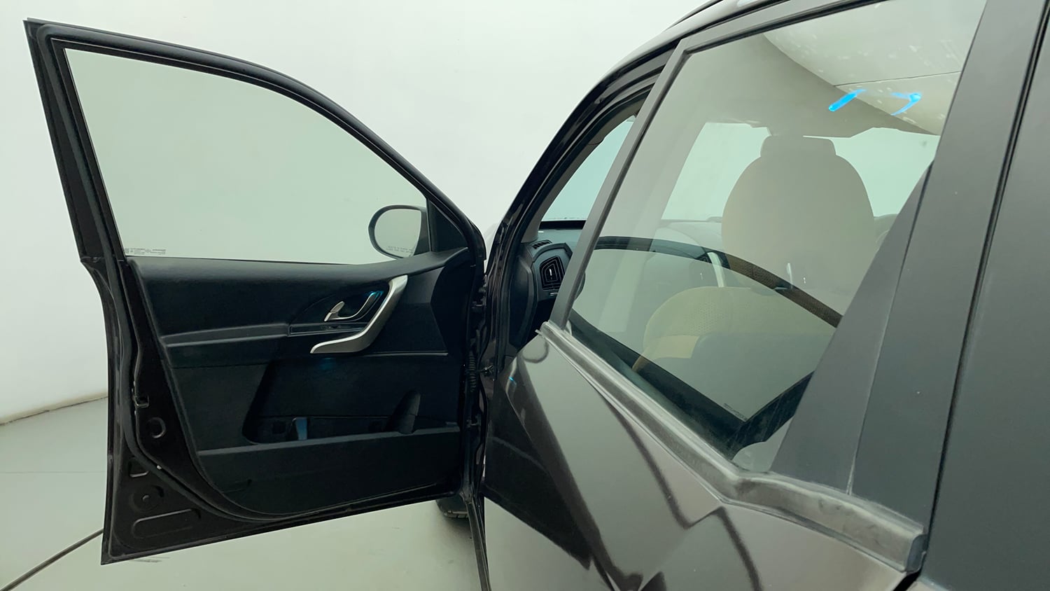 Used 2019 Mahindra XUV500 W7 Diesel Manual interior LEFT FRONT DOOR OPEN VIEW