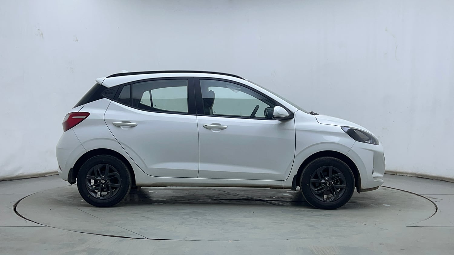 Used 2022 Hyundai Grand i10 Nios Sportz 1.2 Kappa VTVT Petrol Manual exterior RIGHT SIDE VIEW