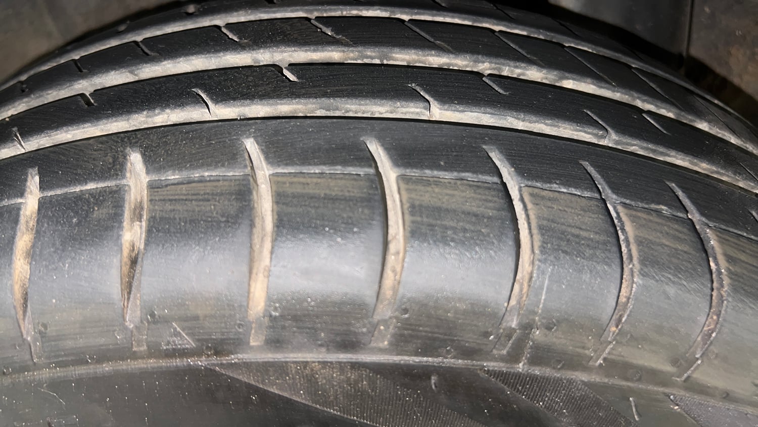 Used 2021 Renault Triber RXZ EASY-R AMT Petrol Automatic tyres RIGHT REAR TYRE TREAD VIEW