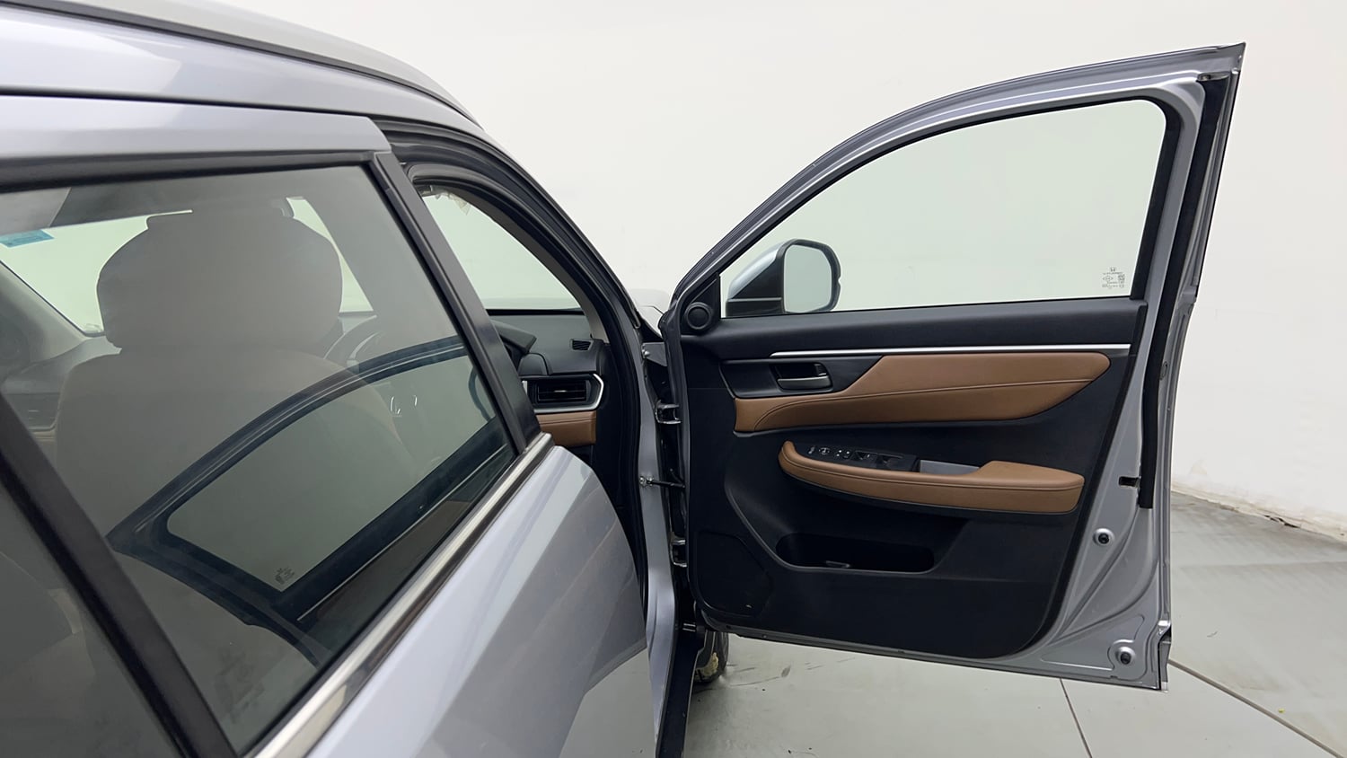 Used 2025 Honda Elevate ZX CVT Petrol Automatic interior RIGHT FRONT DOOR OPEN VIEW