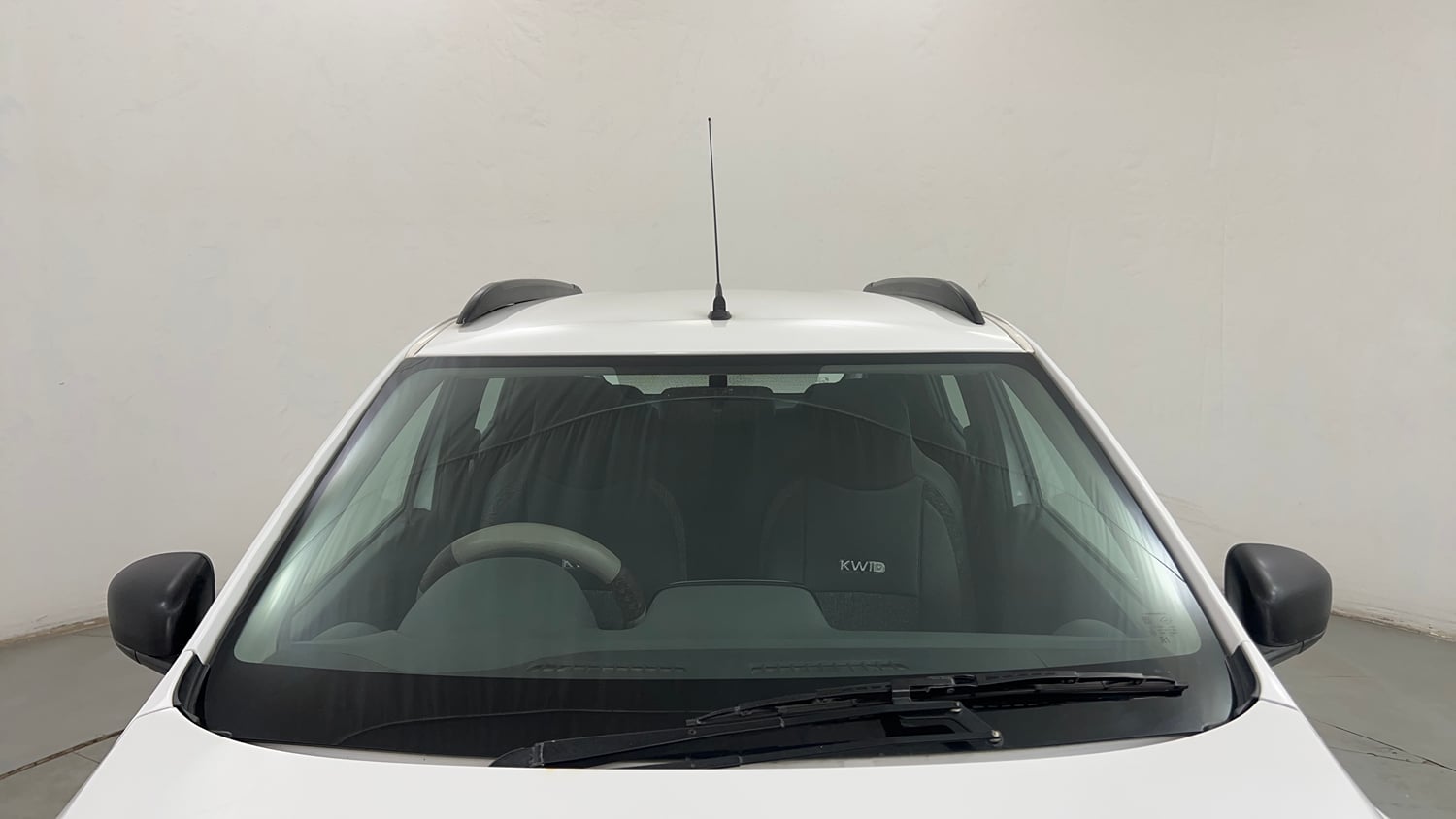 Used 2016 Renault Kwid RXT Petrol Manual exterior FRONT WINDSHIELD VIEW