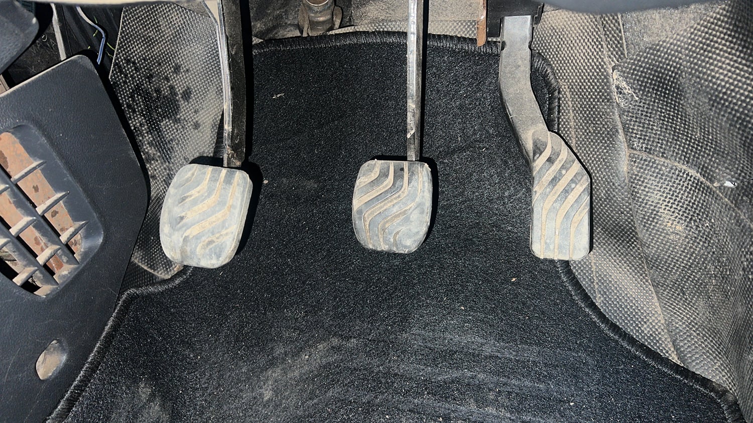Used 2017 Renault Kwid RXL Petrol Manual interior PEDALS VIEW