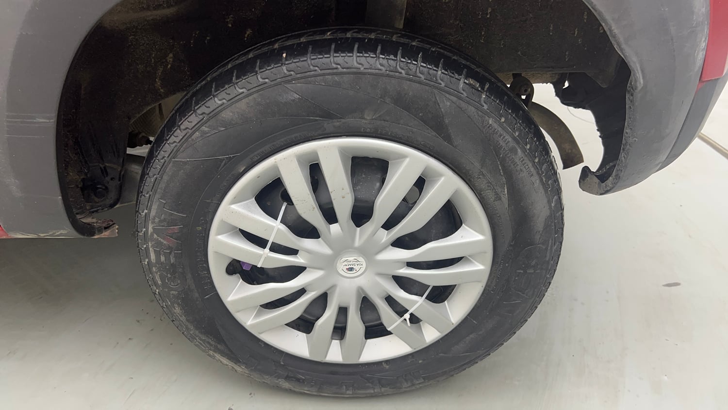 Used 2016 Renault Kwid RXT Petrol Manual tyres LEFT REAR TYRE RIM VIEW