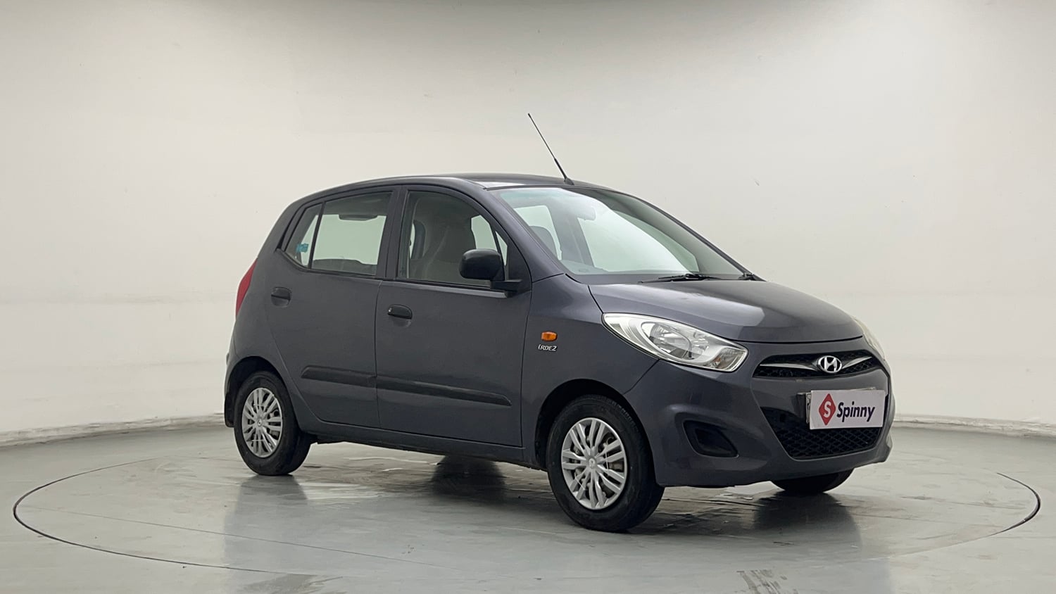 Used 2014 Hyundai i10 Magna 1.1 iRDE2 Petrol Manual exterior RIGHT FRONT CORNER VIEW