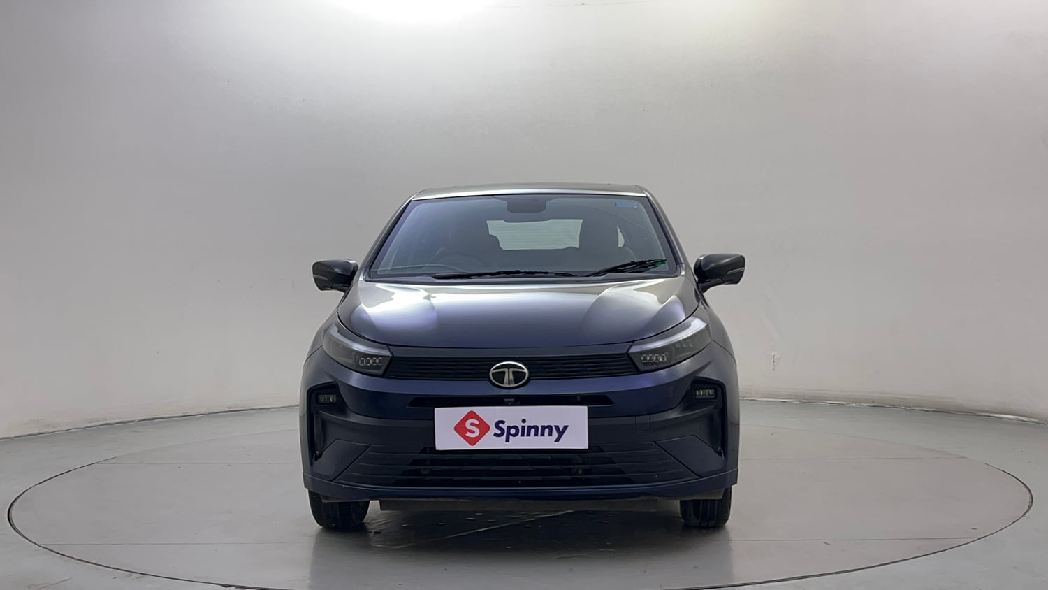 Used 2025 Tata Altroz Accomplished S Petrol 5MT Petrol Manual exterior FRONT VIEW