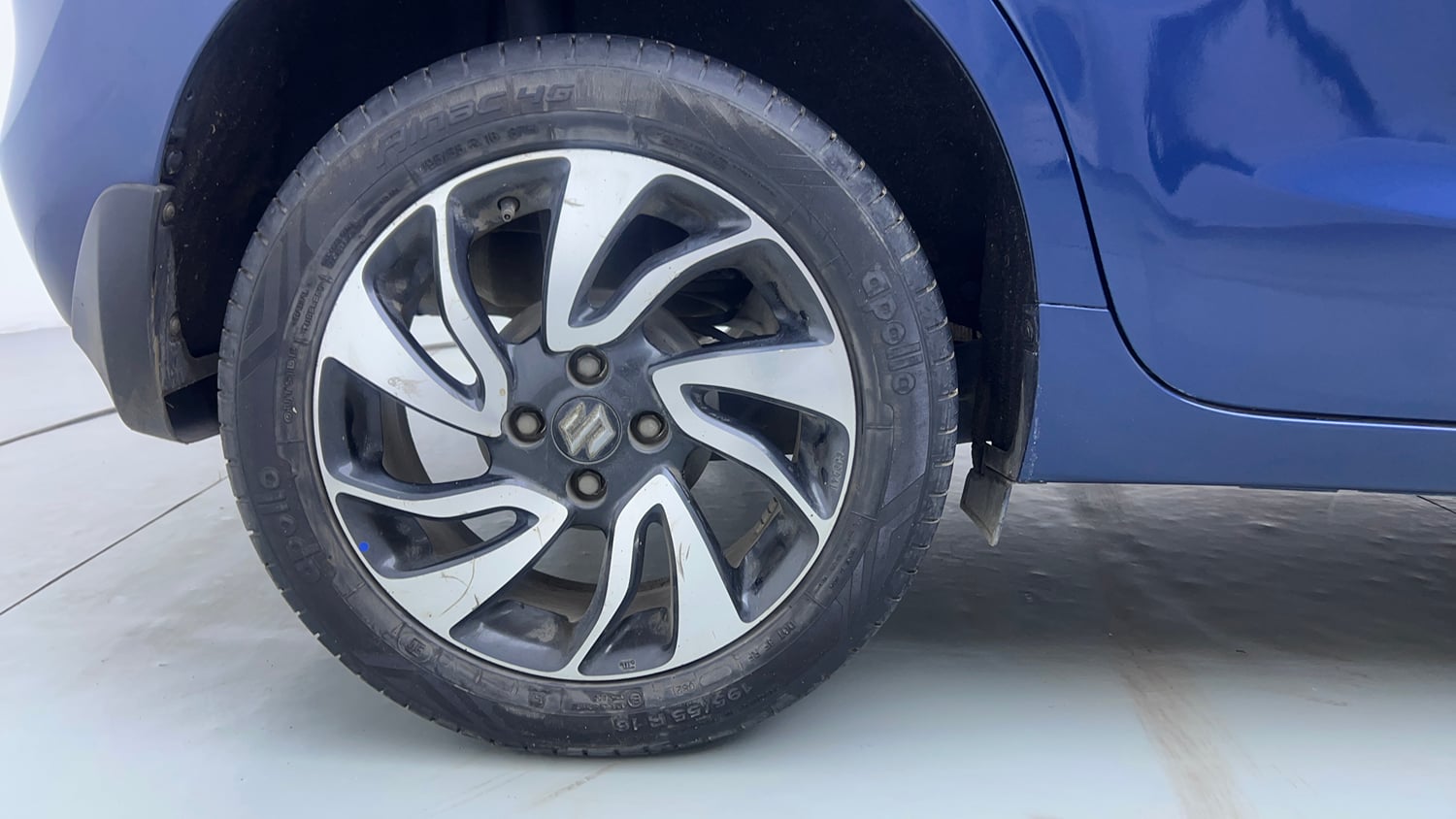 Used 2021 Maruti Suzuki Baleno Zeta Petrol Manual tyres RIGHT REAR TYRE RIM VIEW